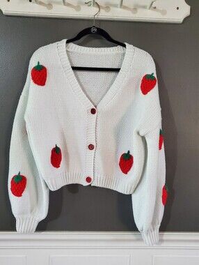 Hand Knit Chunky Strawberry Cropped 3 Button Cardigan M
